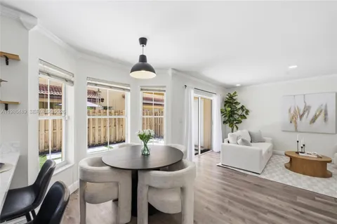 $499,990 | 192 West Forest Oak Circle, Davie, FL 33325