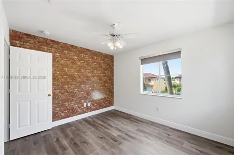 $499,990 | 192 West Forest Oak Circle, Davie, FL 33325