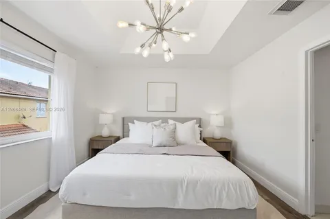 $499,990 | 192 West Forest Oak Circle, Davie, FL 33325