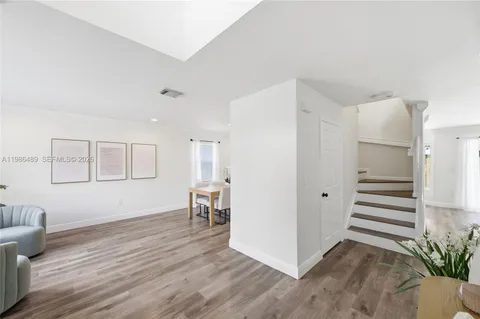 $499,990 | 192 West Forest Oak Circle, Davie, FL 33325