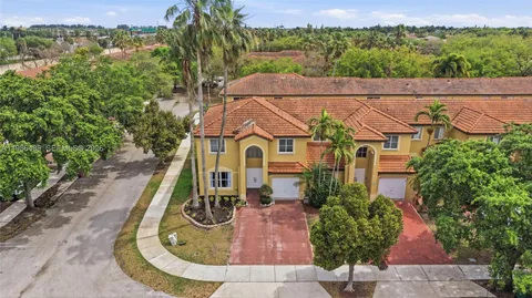 $499,990 | 192 West Forest Oak Circle, Davie, FL 33325