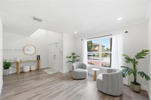 $499,990 | 192 West Forest Oak Circle, Davie, FL 33325