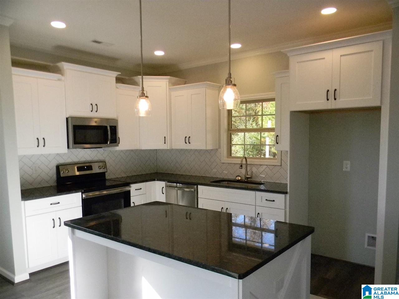1002 Spruce Cove Springville, AL 35146 - Photo 3 of 17