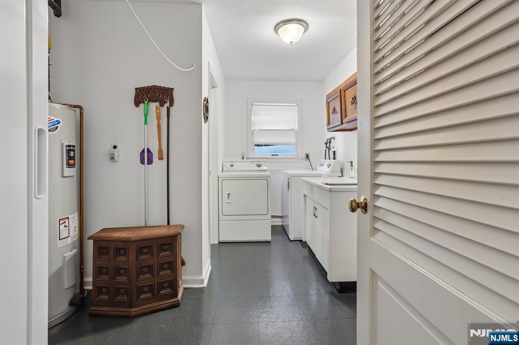 270 Midwood Road Paramus, NJ 07652 - Photo 15 of 17