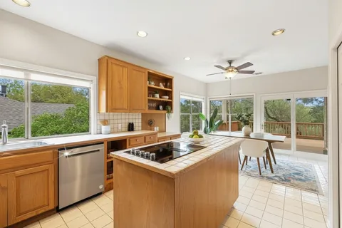 $625,000 | 120 Royal Oak Lane, Lakeway, TX 78734