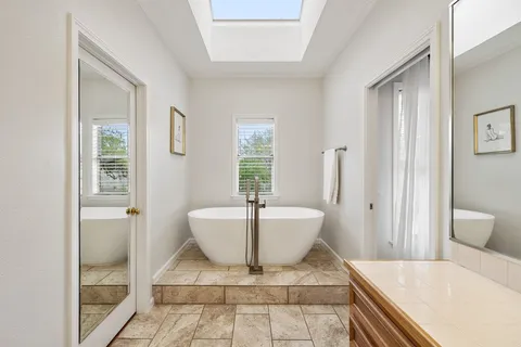 $625,000 | 120 Royal Oak Lane, Lakeway, TX 78734