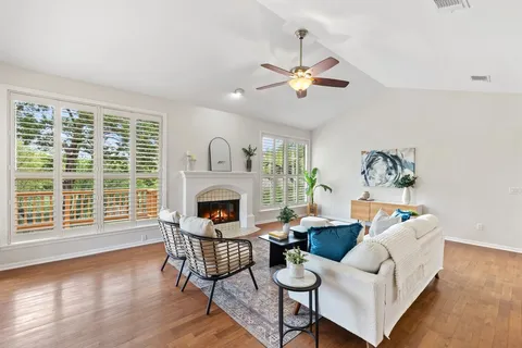 $625,000 | 120 Royal Oak Lane, Lakeway, TX 78734