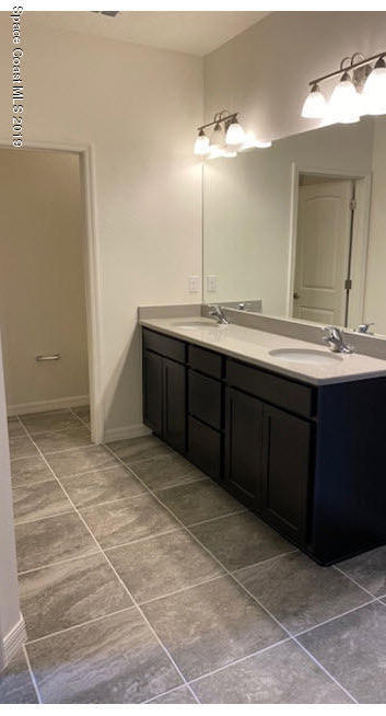 918 Raleigh Road Southeast Palm Bay, FL 32909 - Photo 8 of 13 Owners Suite Bath