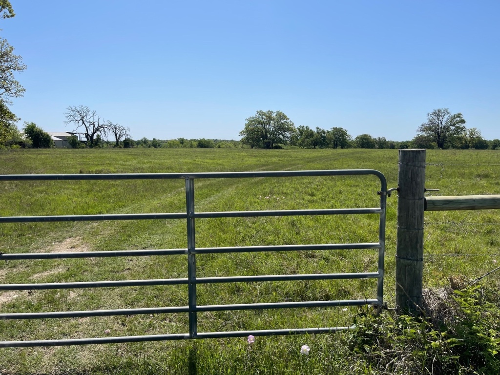 322 County Road 322 Road Rockdale, TX 76567 - Photo 7 of 20 a view of a park with an ocean view