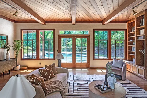 $5,950,000 | 200 Todo El Mundo, Woodside, CA 94062