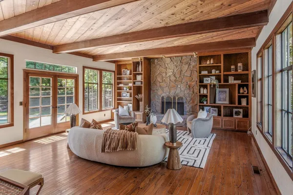 $5,950,000 | 200 Todo El Mundo, Woodside, CA 94062