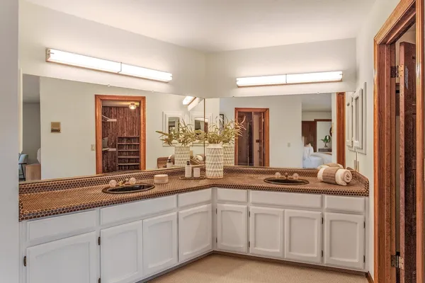 $5,950,000 | 200 Todo El Mundo, Woodside, CA 94062