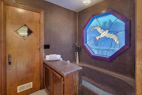 $5,950,000 | 200 Todo El Mundo, Woodside, CA 94062