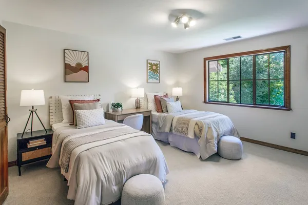 $5,950,000 | 200 Todo El Mundo, Woodside, CA 94062