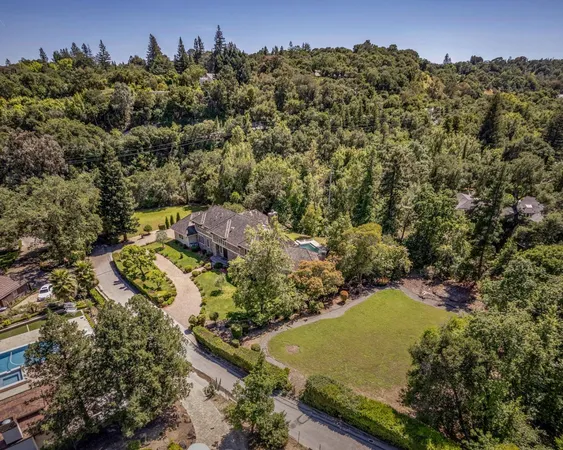 $5,950,000 | 200 Todo El Mundo, Woodside, CA 94062