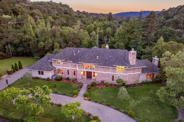 $5,950,000 | 200 Todo El Mundo, Woodside, CA 94062