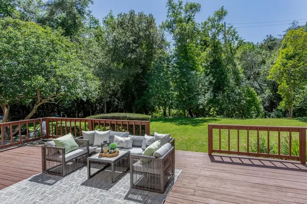 $5,950,000 | 200 Todo El Mundo, Woodside, CA 94062
