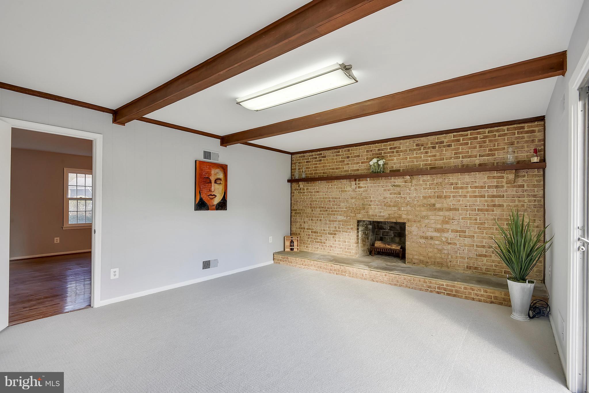 9207 Fernwood Road Bethesda, MD 20817 - Photo 18 of 41 Beamed Ceilings