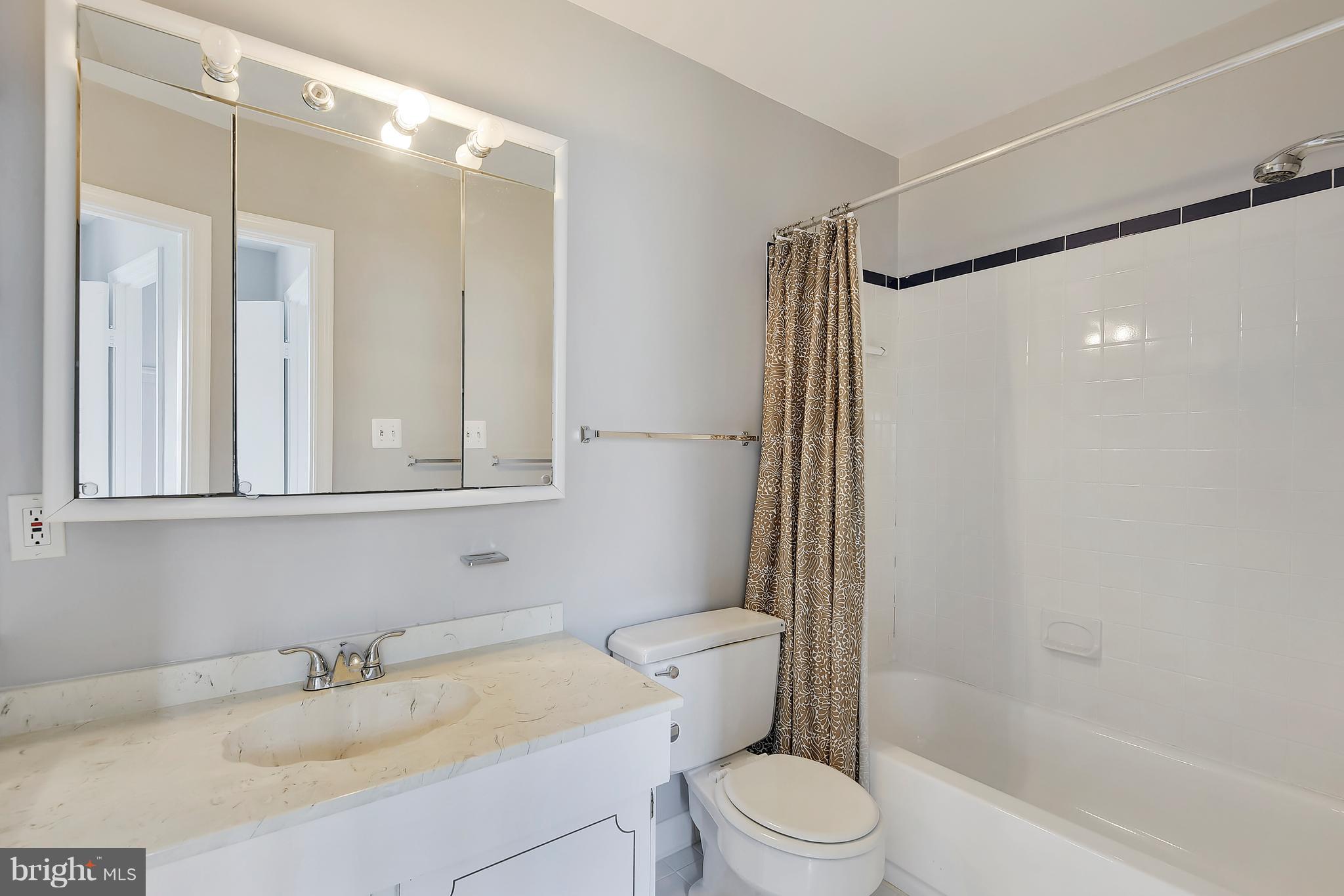 9207 Fernwood Road Bethesda, MD 20817 - Photo 27 of 41 Private Master Bathroom