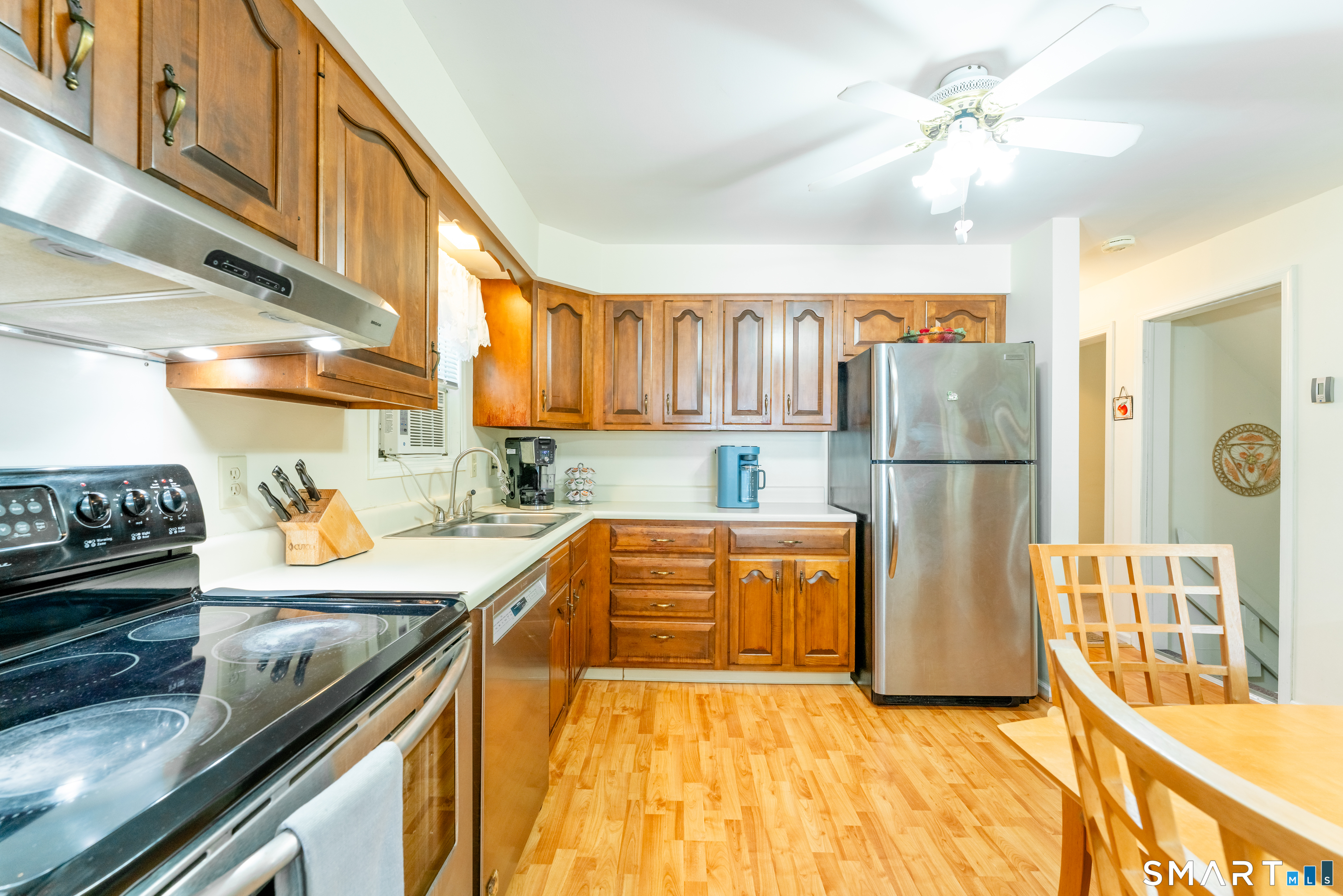 476 Noank Ledyard Road Groton, CT 06355 - Photo 13 of 37