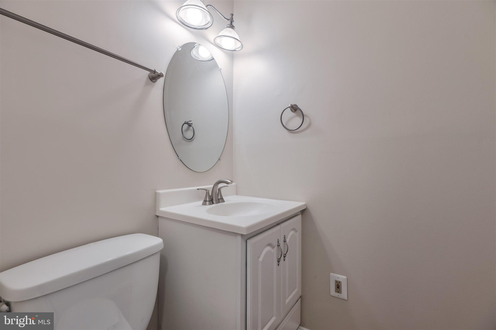 2196 Golf Course Drive Reston, VA 20191 - Photo 16 of 35 Powder Room