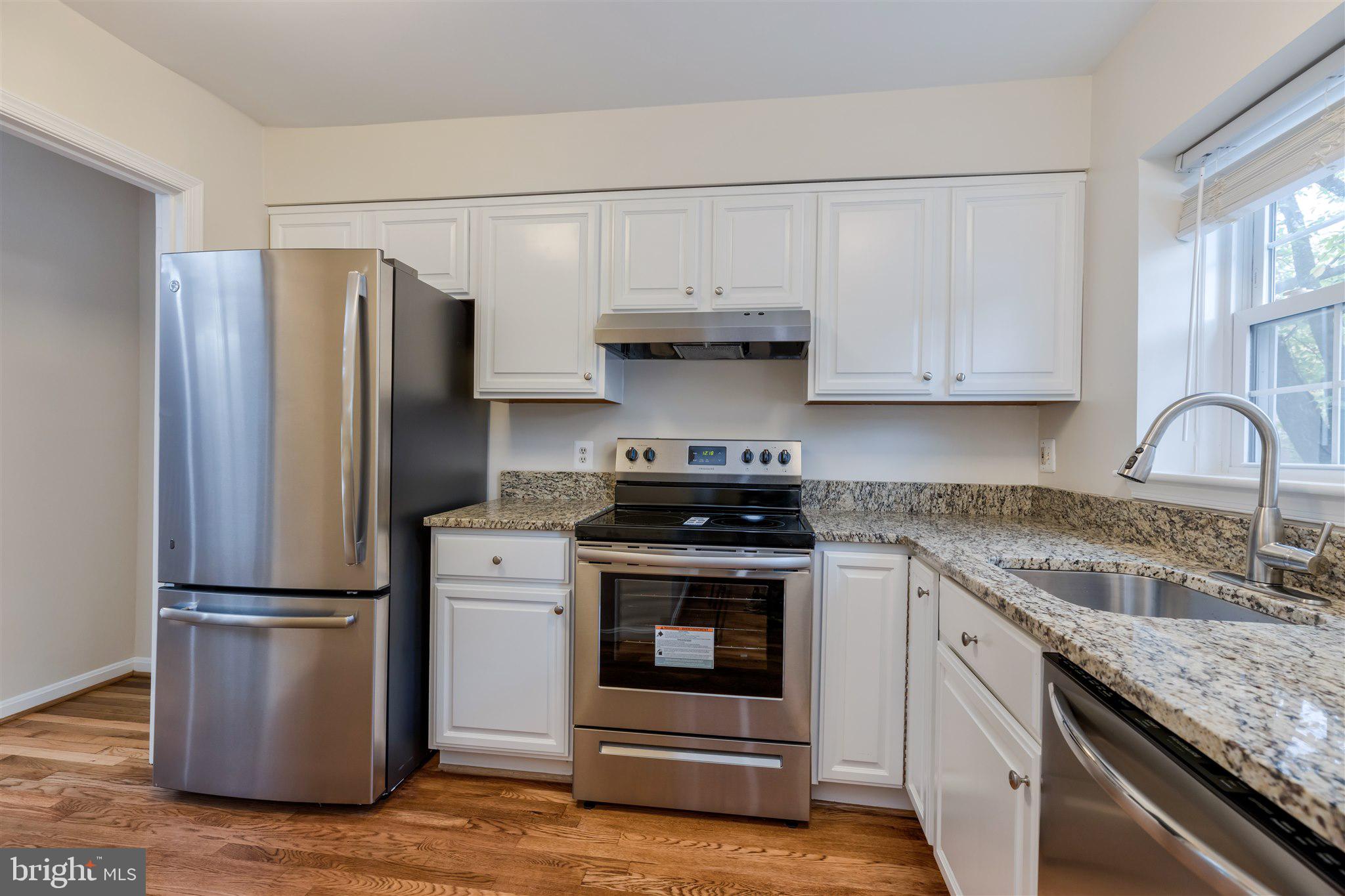 2196 Golf Course Drive Reston, VA 20191 - Photo 4 of 35 Kitchen