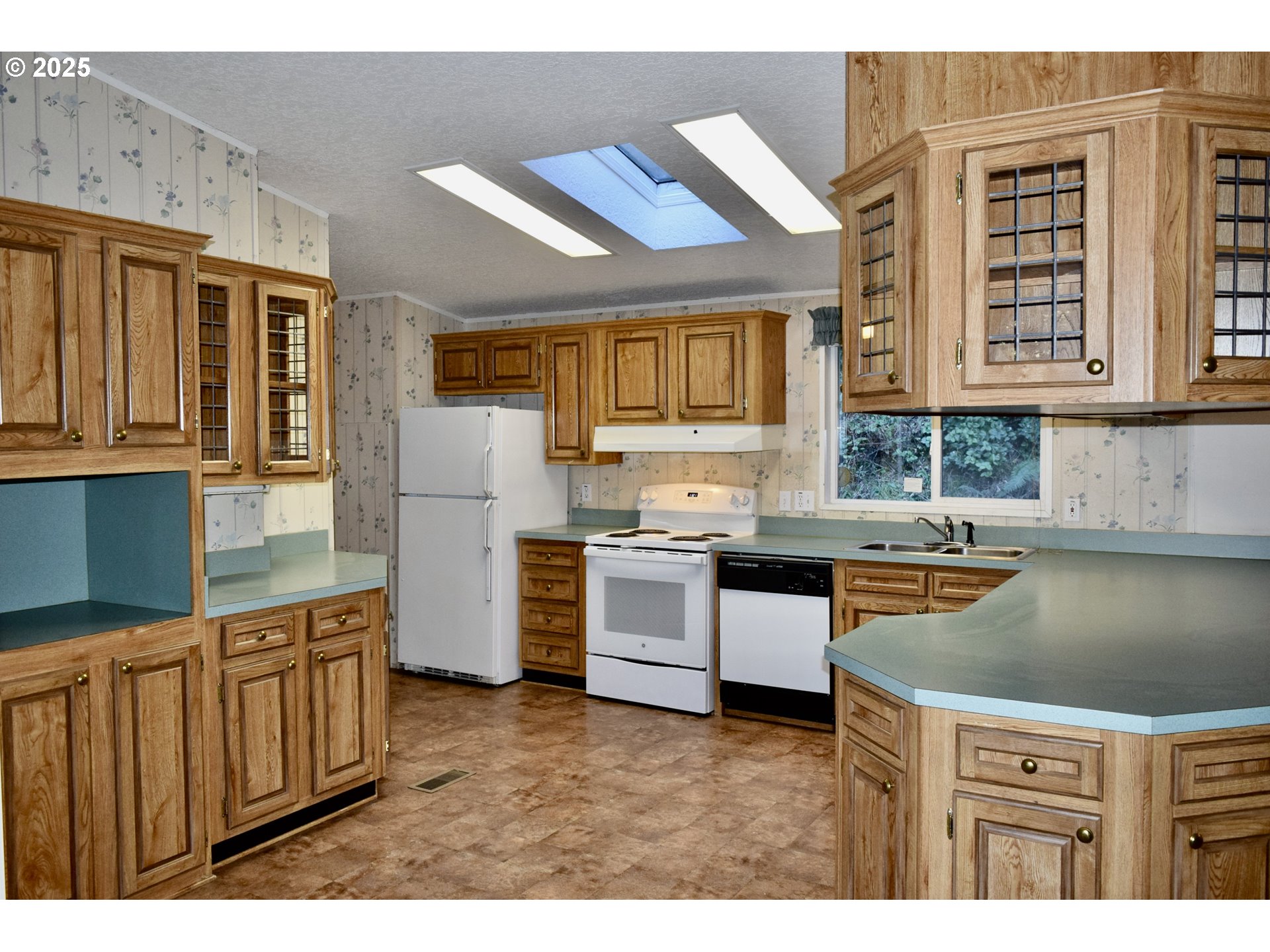 31835 Rumley Hill Road Gold Beach, OR 97444 - Photo 4 of 26 Gallery Image 4