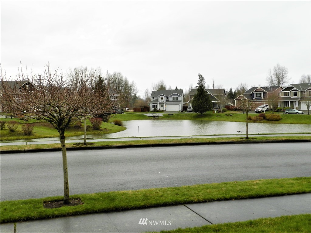 203 Cardinal Street Southwest Orting, WA 98360 - Photo 3 of 36 Gallery Image 3