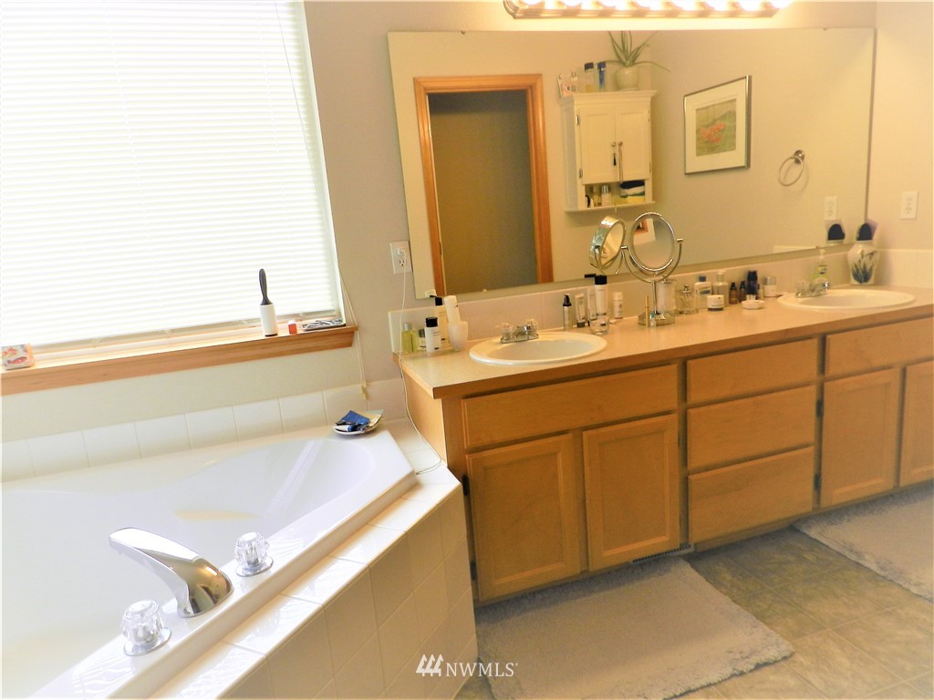203 Cardinal Street Southwest Orting, WA 98360 - Photo 21 of 36 Gallery Image 21