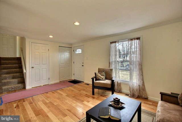 4100 Paran Road Randallstown, MD 21133 - Photo 3 of 27 Living Room