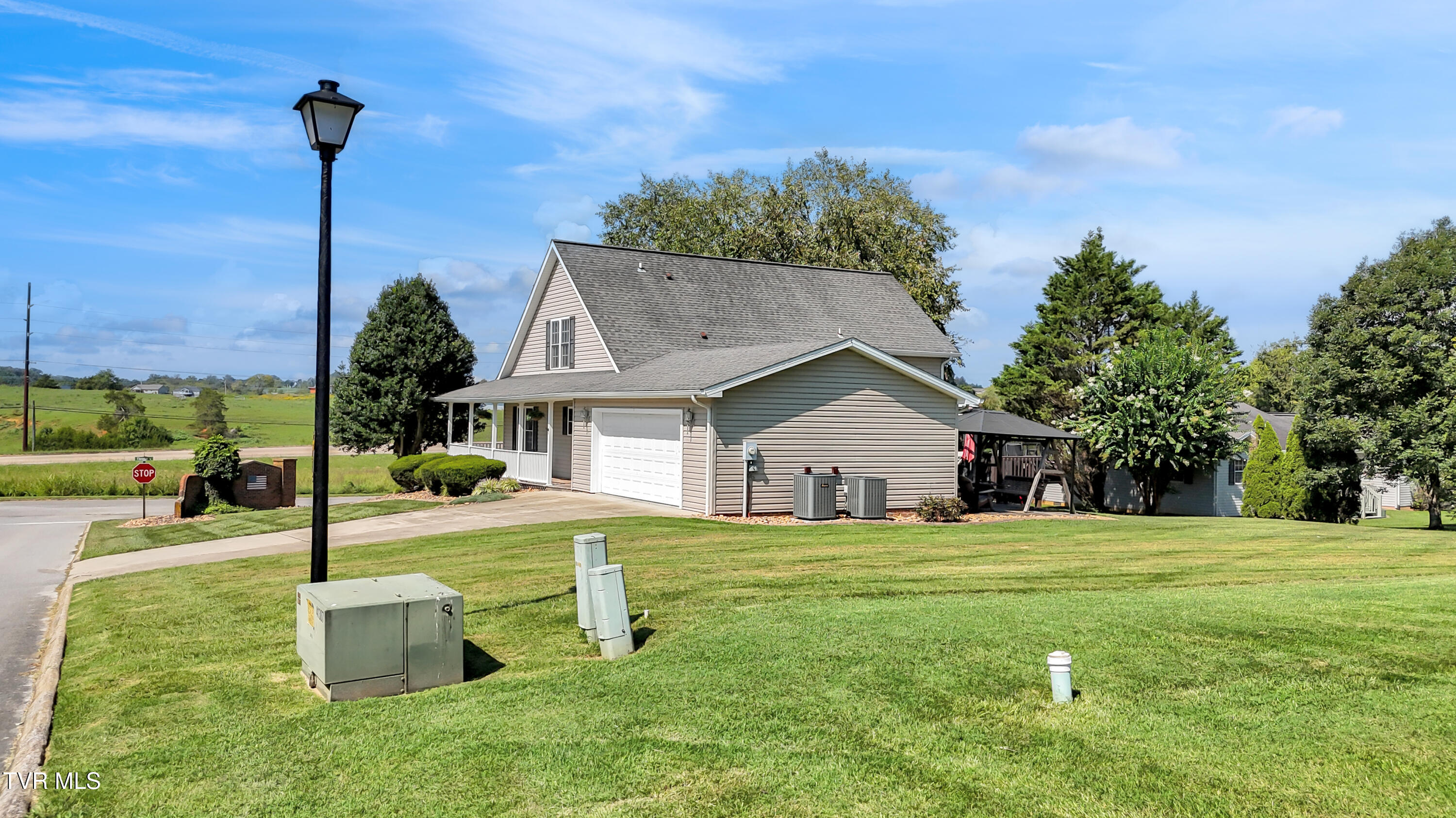 80 Florence Street Greeneville, TN 37745 - Photo 6 of 47 dji_fly_20260830_114754_0747_17881265747