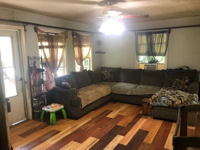 250 Jim Garrett Road Monterey, TN 38574 - Photo 3 of 10 Living Room