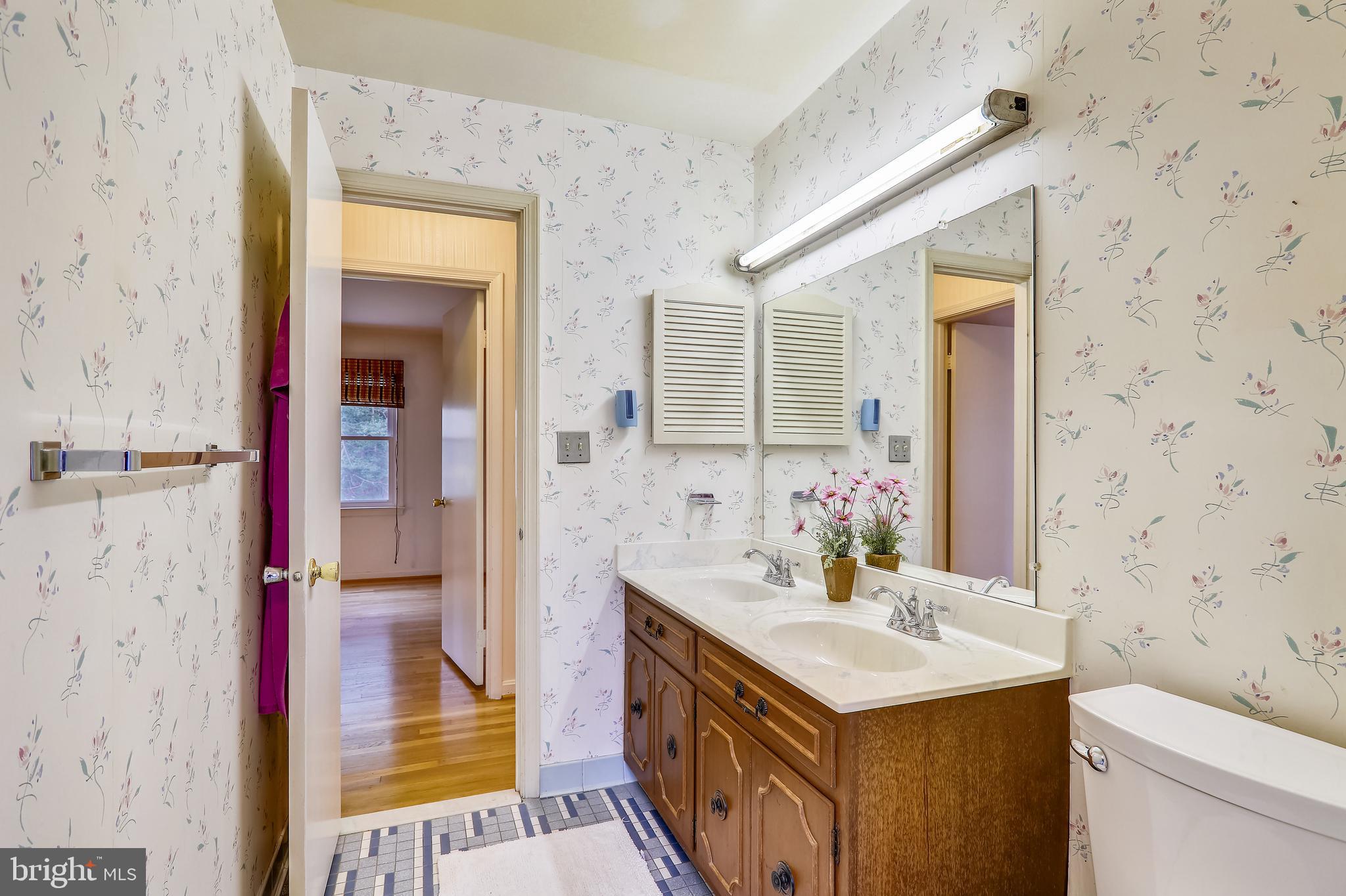 14120 Rippling Brook Drive Silver Spring, MD 20906 - Photo 31 of 48 Upper level hall bathroom