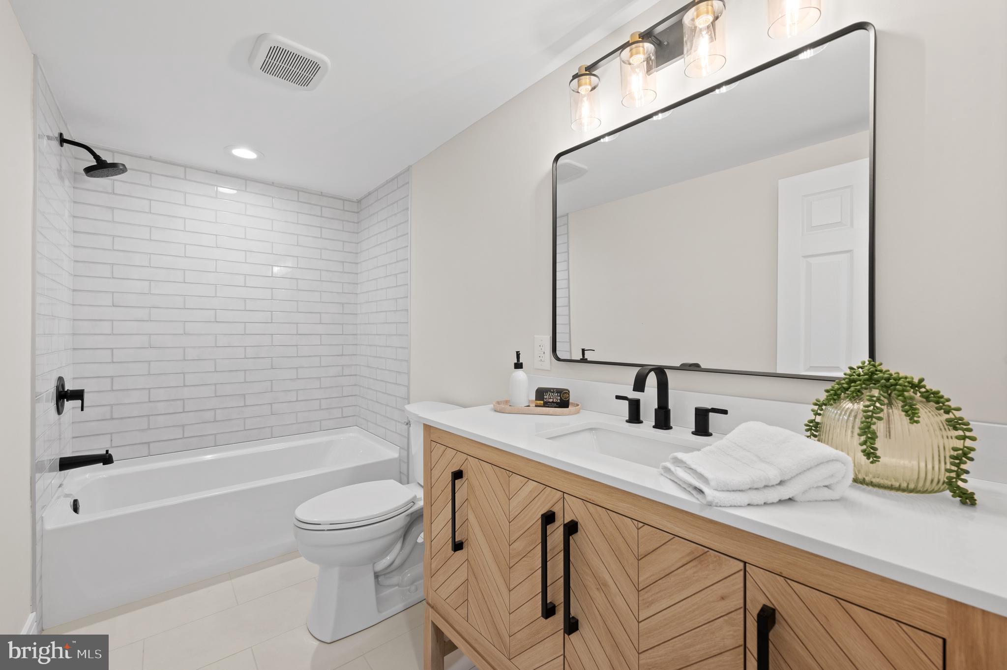 601 Bickmore Drive Wallingford, PA 19086 - Photo 25 of 28 2nd Floor Full Bath