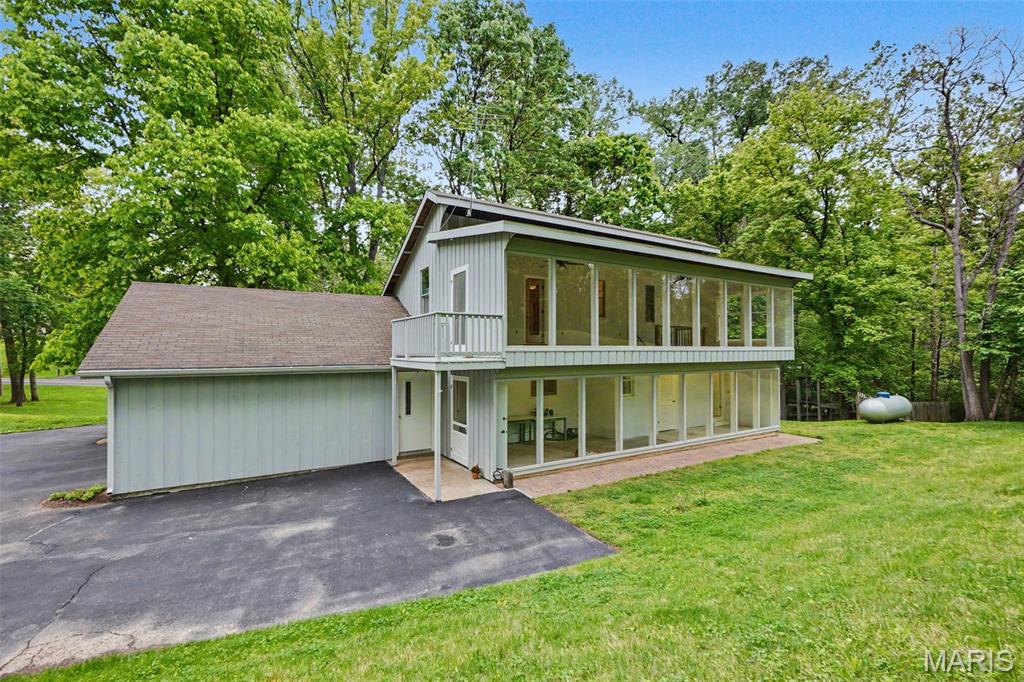 4120 Charbonier Road Florissant, MO 63031 - Photo 28 of 51