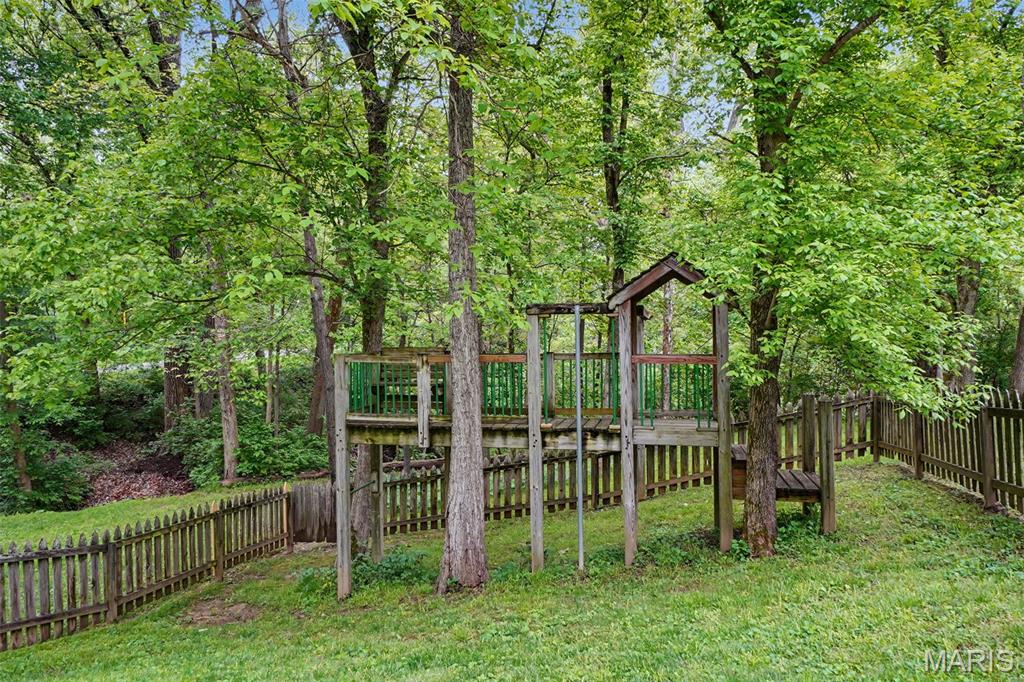 4120 Charbonier Road Florissant, MO 63031 - Photo 34 of 51