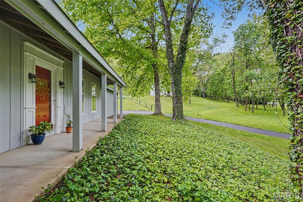 4120 Charbonier Road Florissant, MO 63031 - Photo 5 of 51