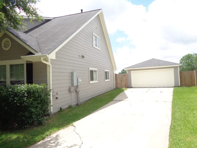 231 Silver Mist Circle Dickinson, TX 77539 - Photo 3 of 21