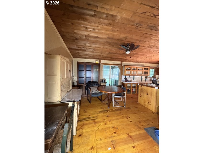 1499 Carlson Road Reedsport, OR 97467 - Photo 6 of 16 a view of a workspace