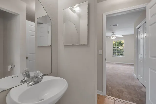 $2,000 | 847 West Georgia Street, Unit 2, Tallahassee, FL 32304