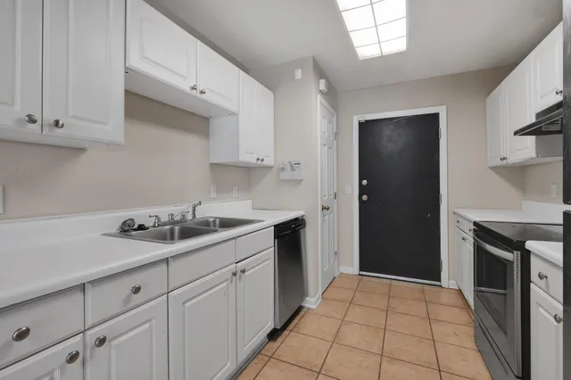 $2,000 | 847 West Georgia Street, Unit 2, Tallahassee, FL 32304