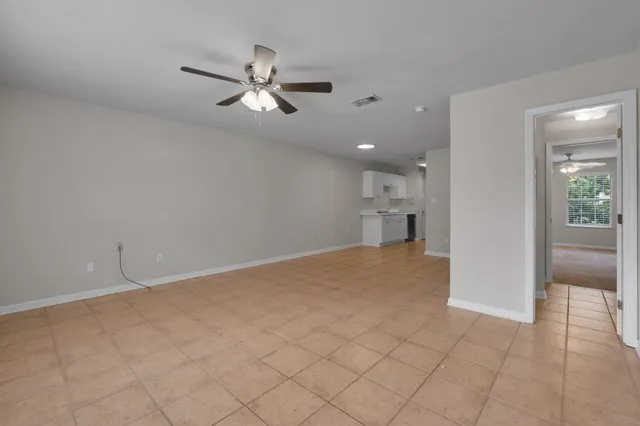 $2,000 | 847 West Georgia Street, Unit 2, Tallahassee, FL 32304