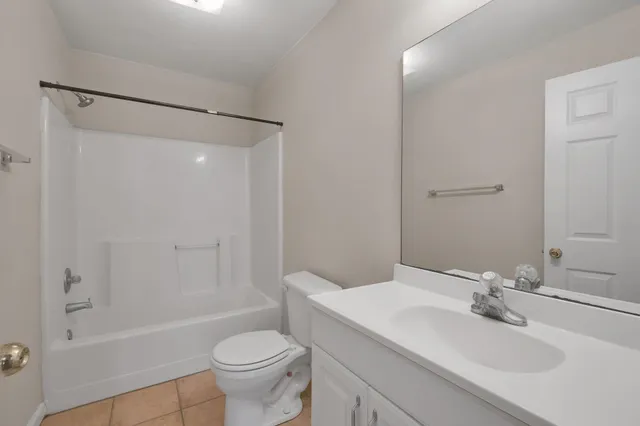 $2,000 | 847 West Georgia Street, Unit 2, Tallahassee, FL 32304