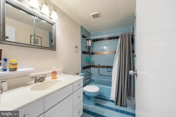 $1,750 | 9701 Fields Road, Unit 1604, Gaithersburg, MD 20878