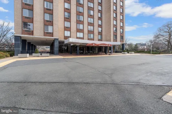 $1,750 | 9701 Fields Road, Unit 1604, Gaithersburg, MD 20878
