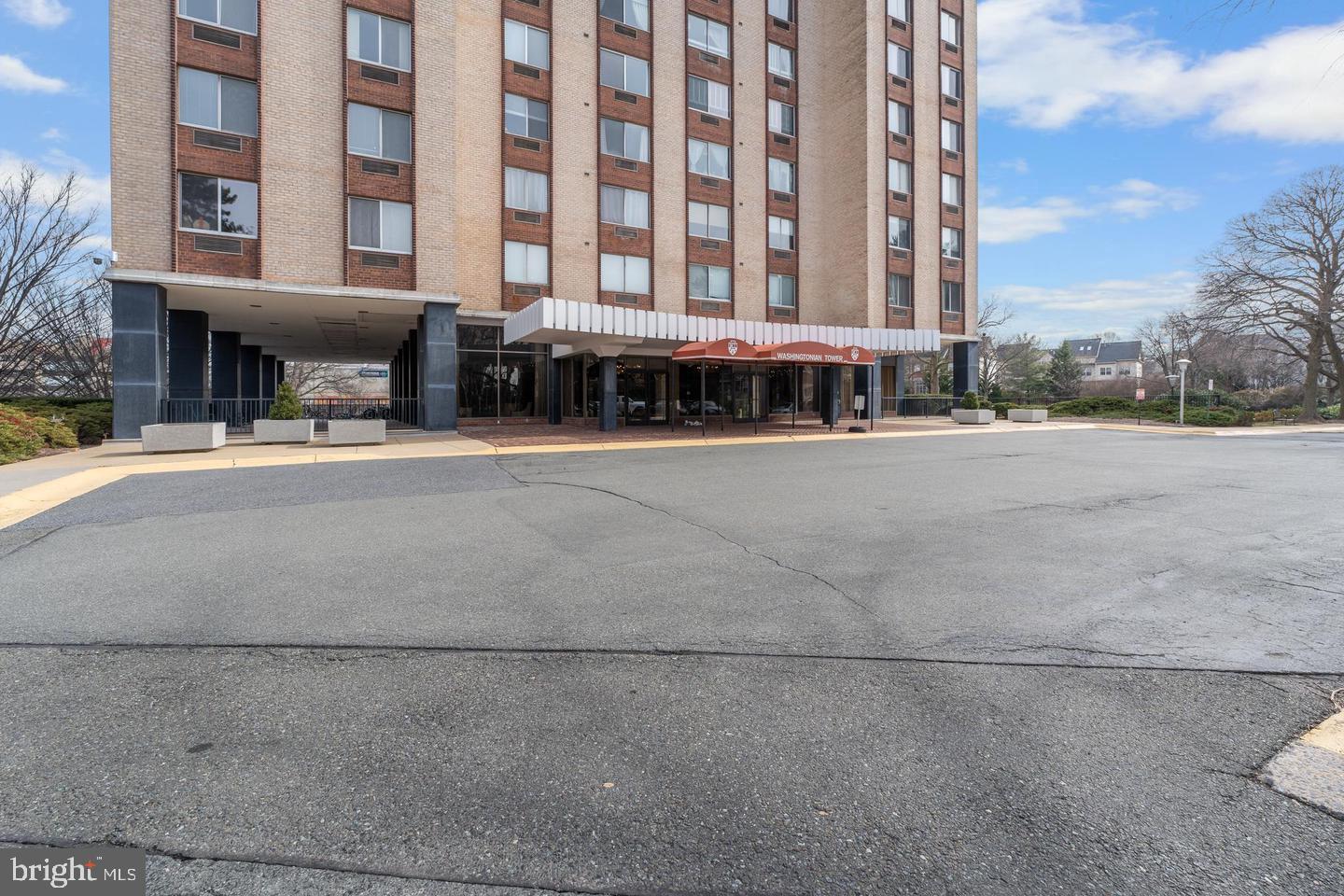 9701 Fields Road, Unit 1604 Gaithersburg, MD 20878 - Photo 19 of 26 Exterior/front entrance