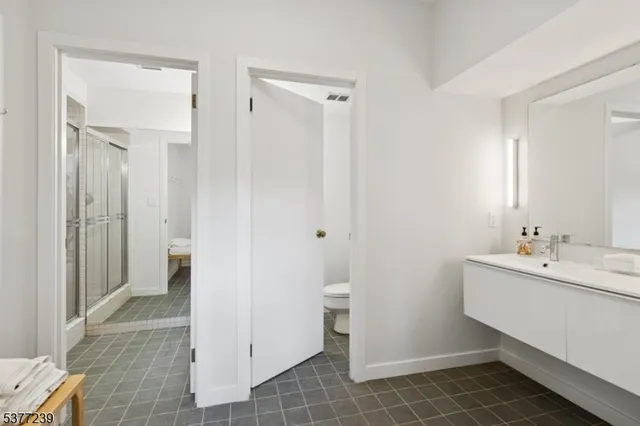 a view of entryway with interior