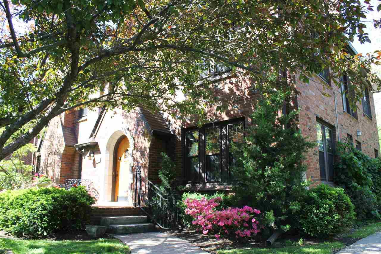 1021 Yorkshire Road Grosse Pointe Park, MI 48230 - Photo 2 of 54