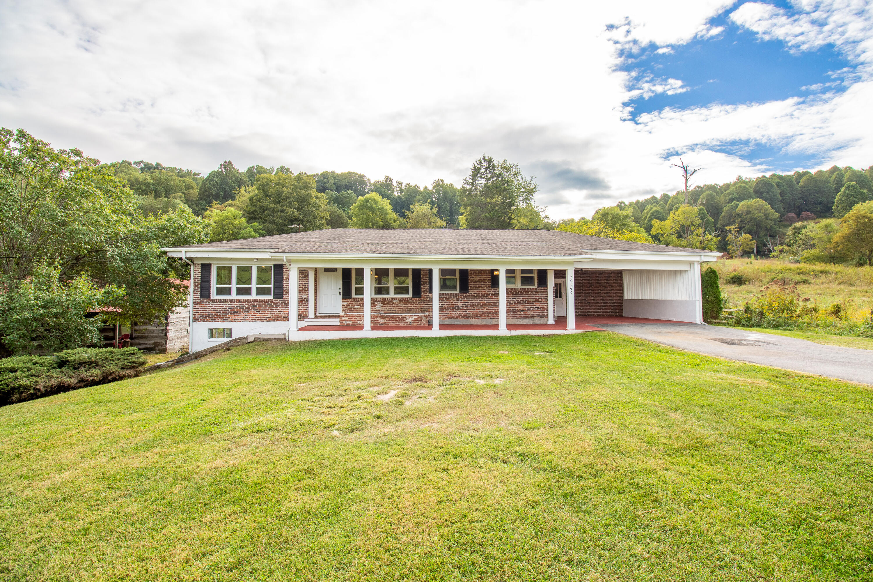 1046C740-F959-4649-9BB1-DC9FC6190F75