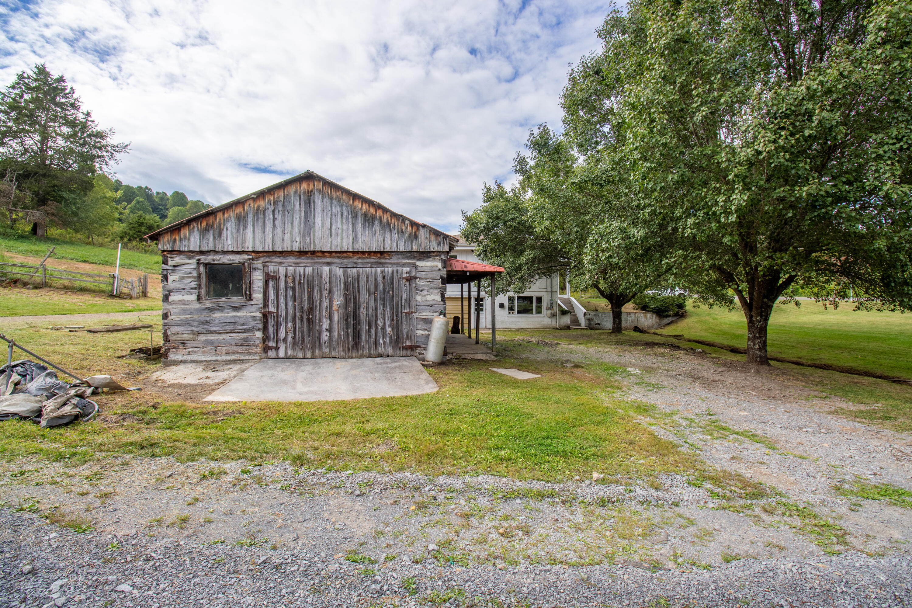 20160 Pairgin Road Bristol, VA 24202 - Photo 20 of 23 1F962BE7-EC12-4E6B-862F-4F0BB82F9174